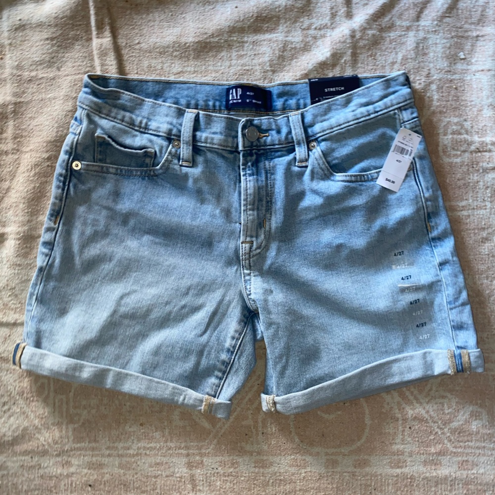 Gap light wash denim shorts